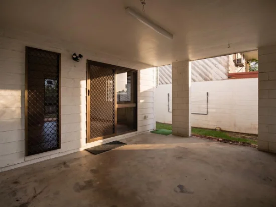 1/10 Carnation Drive, Mooroobool, Qld 4870-Image