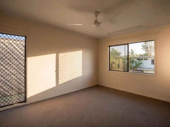 1/10 Carnation Drive, Mooroobool, Qld 4870-Image