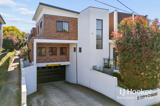 1/11 Sabre Crescent, Holsworthy, NSW 2173