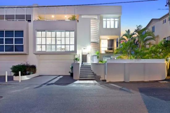 1/196B Hedges Avenue, Mermaid Beach, Qld 4218