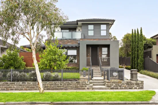 1/2 Grevillia Road, Oak Park, Vic 3046