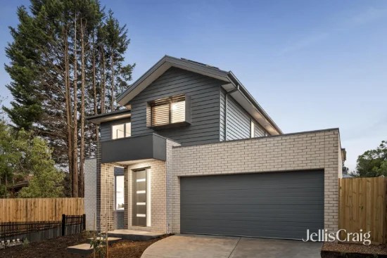 1/2 Harrison Street, Mitcham, Vic 3132