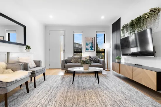 1/2 Whitehaven Crescent, Mulgrave, Vic 3170