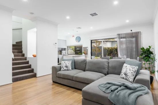 1/21 Kersley Road, Kenmore, Qld 4069