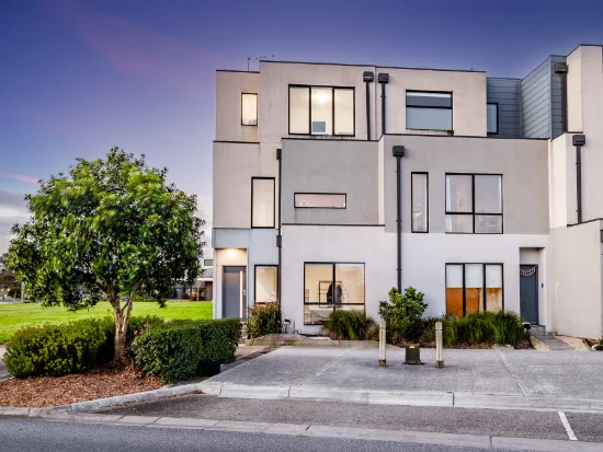 1/3 Park Orchard Drive, Pakenham, Vic 3810