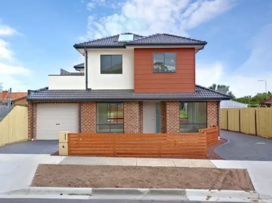 1/5 Sunset Boulevard, Jacana, Vic 3047