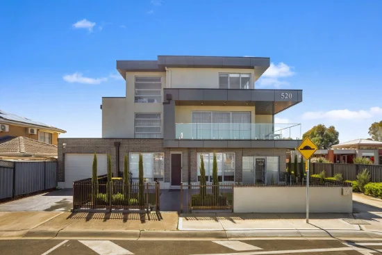 1/520 Melton Highway, Sydenham, Vic 3037