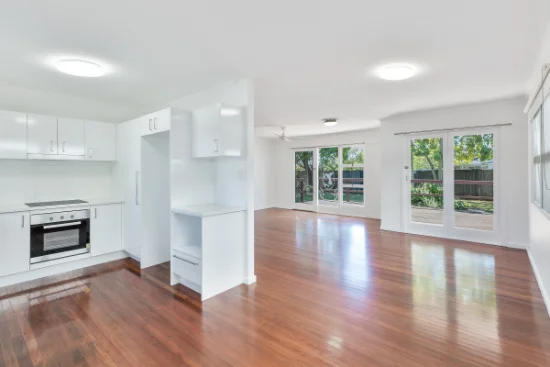 1/70 Broad Street, Labrador, Qld 4215