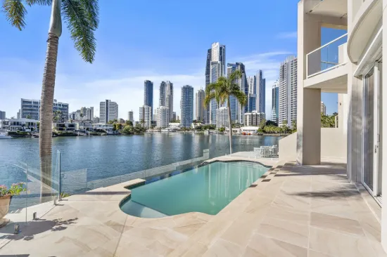 1/70 Sunrise Boulevard, Surfers Paradise, Qld 4217
