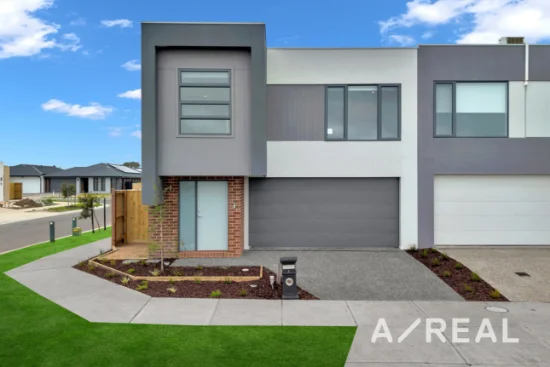 1 Vaux Street, Mickleham, Vic 3064 - For Rent