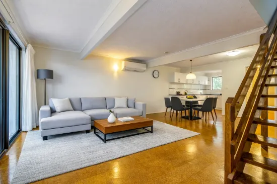 10/155 John Paul Drive, Springwood, Qld 4127