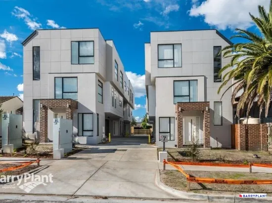 10/7 McFarlane Crescent, Dandenong, Vic 3175