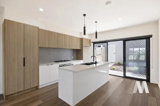 10 Charleston Road, Deanside, Vic 3336