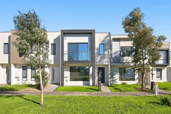 10 Helensburch Passage, Cranbourne West VIC 3977-Image