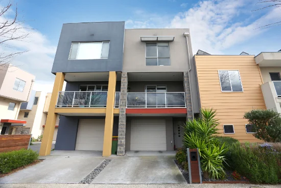 11/13 Harlesden Circuit, Pakenham, Vic 3810