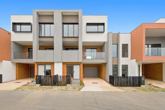 11 Circus Circuit, Narre Warren VIC 3805 - For Rent