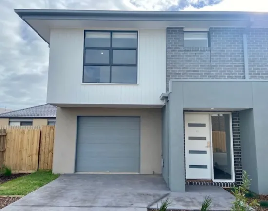 12 Malbec Place, Clyde North, Vic 3978