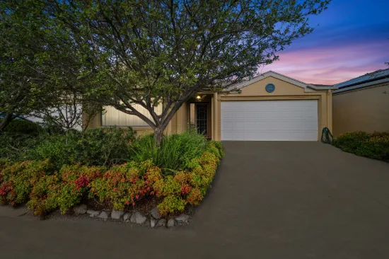 13/2 Dines Place, Bruce, ACT 2617