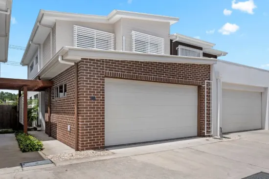 13/2 Waters Cl, Hope Island, Qld 4212