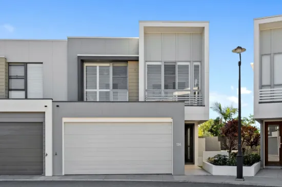 136/1 Vue Boulevard, Robina, Qld 4226