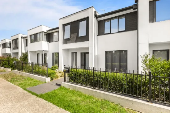 14 Plenty Way, Cranbourne North, Vic 3977