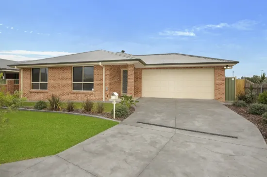 14 Richards Street, Unanderra, NSW 2526