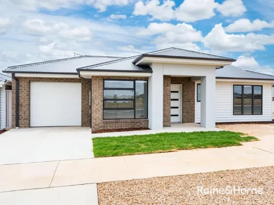 14 Stobie Crescent, Leneva, Vic 3691