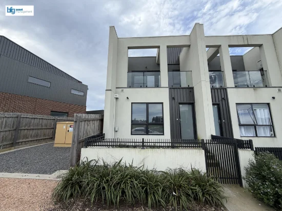 15 Travertine Loop, Berwick, Vic 3806