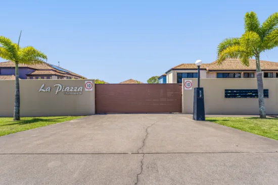 17/2 Barnstaple Street, Torquay, Qld 4655