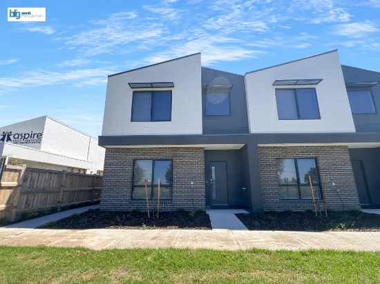 17 Varzea Walk, Werribee, Vic 3030 - For Rent
