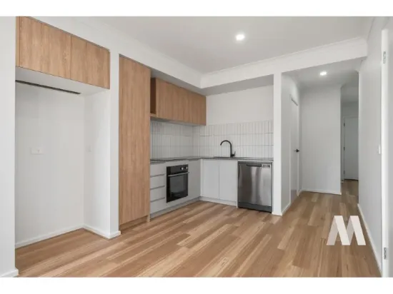 170 Burnbank Parade, Clyde North, Vic 3978