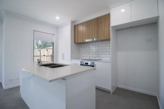 18/43 Riverbrooke Drive, Upper Coomera, Qld 4209