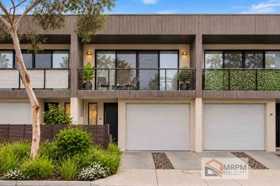 18 Lakeside Crescent, Keilor East, Vic 3033 - For Rent