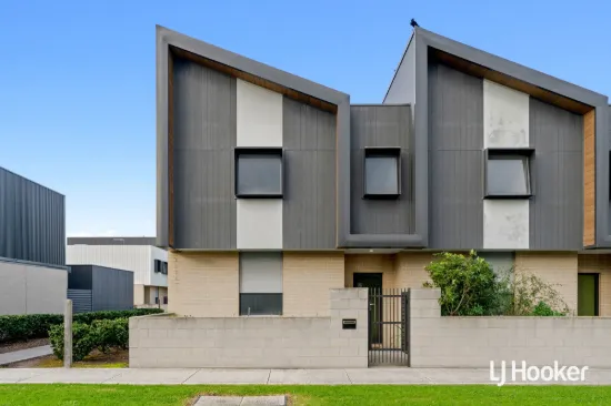 18 Slattery Place, Pakenham, Vic 3810