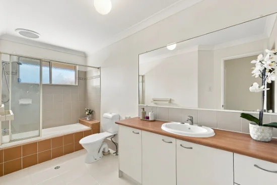 19/8 Honeysuckle Way, Calamvale, Qld 4116-Image