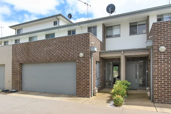 2/1 Jack Ryan St, Forde, ACT 2914