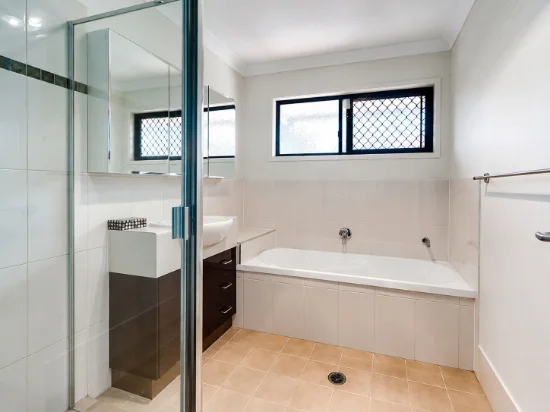 2/108 Elizabeth Ave, Clontarf, Qld 4019-Image