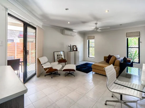 2/108 Elizabeth Ave, Clontarf, Qld 4019-Image