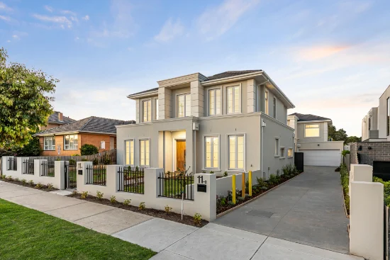 2/11 Burilla Avenue, Doncaster, Vic 3108