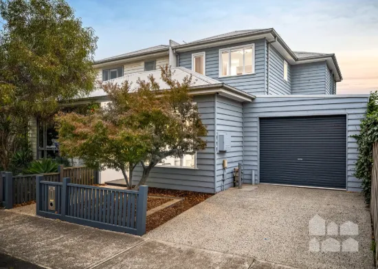 2/12 Admiral Street, Seddon, Vic 3011