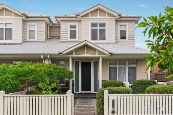 2/12 Grieve Parade, Altona, Vic 3018