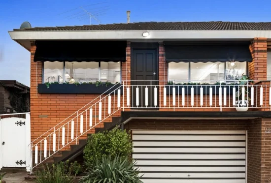 2/132 Hoffmans Road, Essendon, Vic 3040