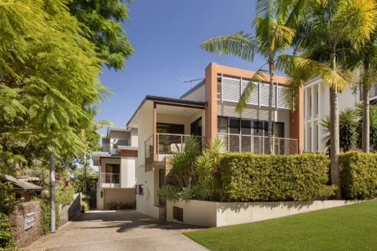 2/15 Rennie Street, Indooroopilly, Qld 4068