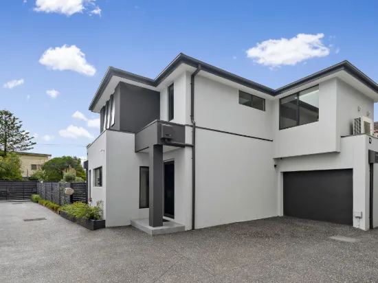 2/16 Cannes Avenue, Bonbeach, Vic 3196