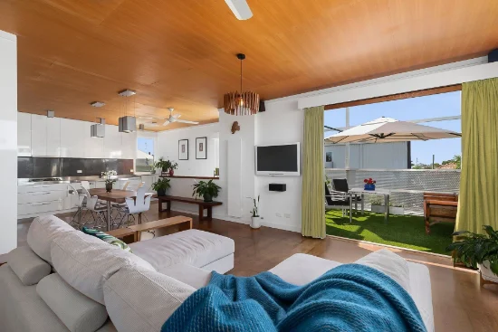 2/17 Clonard Ave, Geelong West, Vic 3218 - For Rent