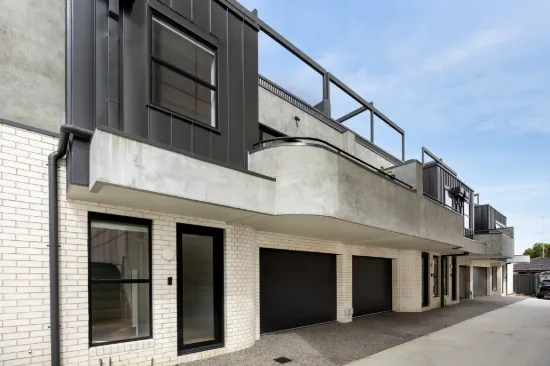 2/17 Osborne Grove, Preston, Vic 3072
