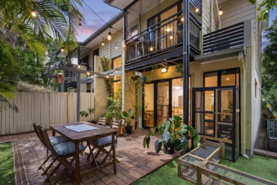 2/17 Real Street, Annerley, Qld 4103