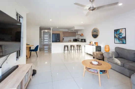 2/18 Tian Crescent, Upper Coomera, Qld 4209