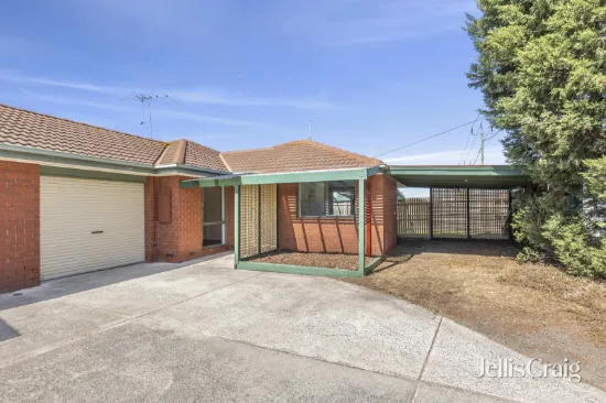 2/2 Nanworen Crescent, Bell Park, Vic 3215