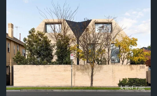 2/200 Cotham Road, Kew, Vic 3101